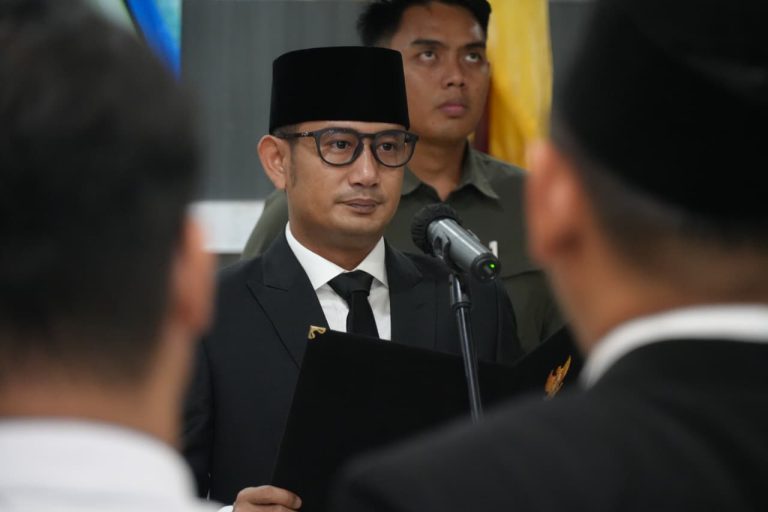 Lantik Sejumlah Pejabat Struktural, Fairid Tekankan Integritas dan Profesionalisme
