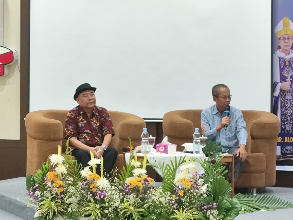 Uskup Aloysius Pilih Pertahankan Sekolah daripada Kejar Keuntungan